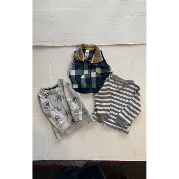 Carter's Boys 3 piece lot Size 12 month - Picture 2 of 11